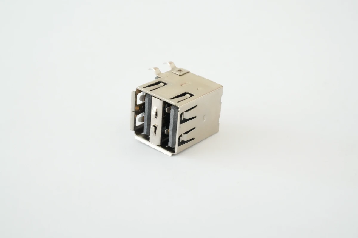 USB 2.0 双层90度弯脚母座(带双弹) 3