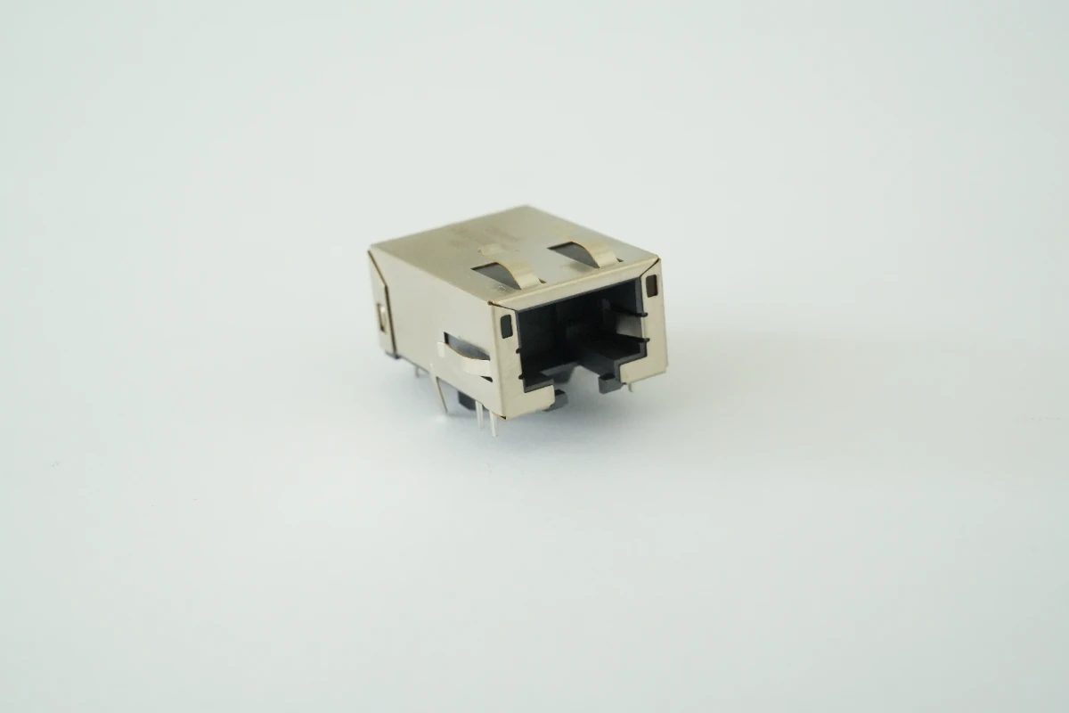 RJ45 8P8C 立式 DIP 网络接口母座(带金属屏蔽壳、LED 状态指示灯) 2